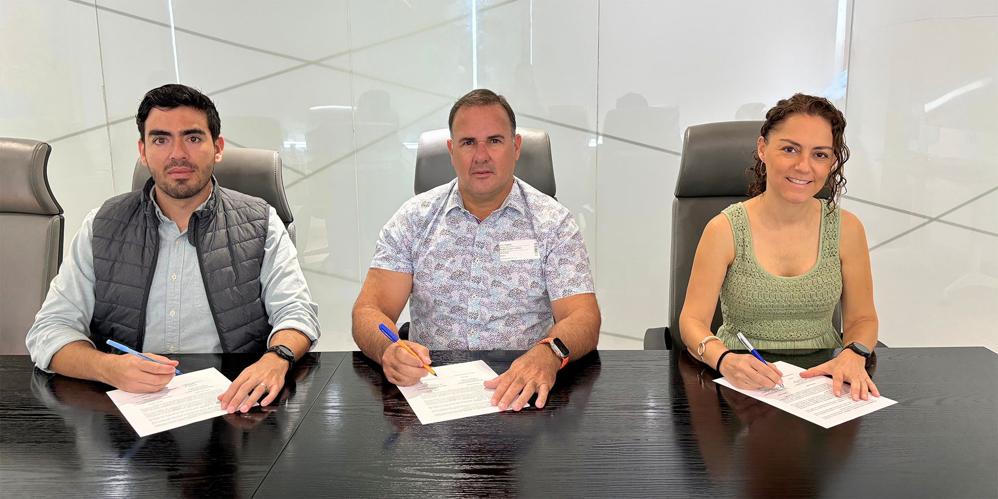Firma de convenio Reef Check